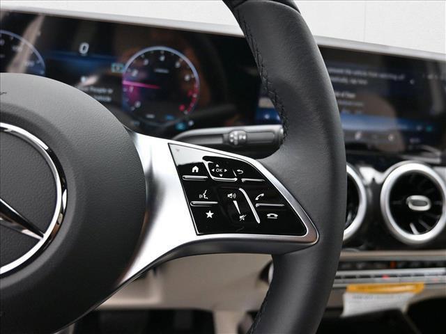 Photo of 2025 Polar White Mercedes-Benz GLA 250