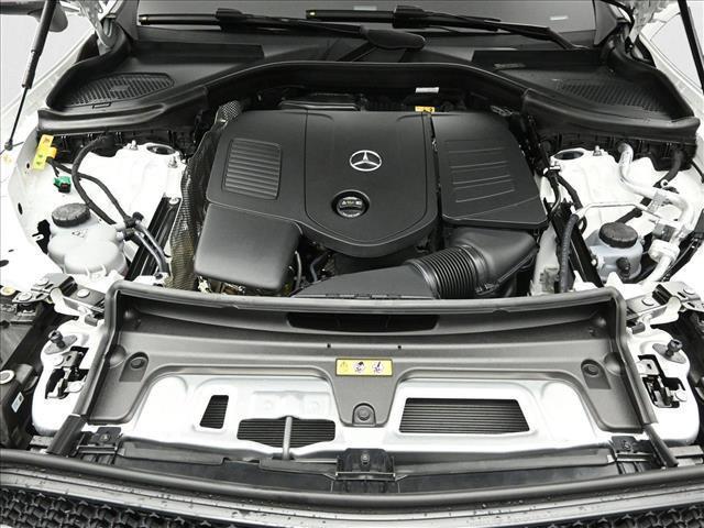 Photo of 2025 Polar White Mercedes-Benz GLC 350e