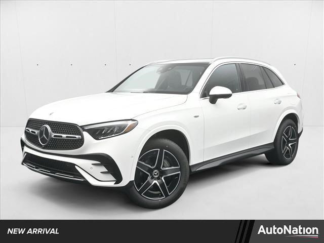 Photo of 2025 Polar White Mercedes-Benz GLC 350e