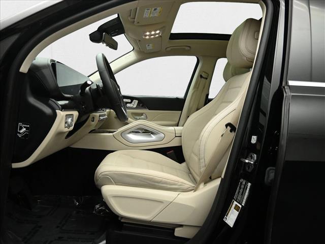 Photo of 2022 Black Mercedes-Benz GLS 450