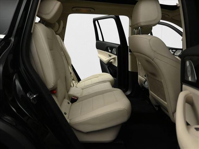 Photo of 2022 Black Mercedes-Benz GLS 450