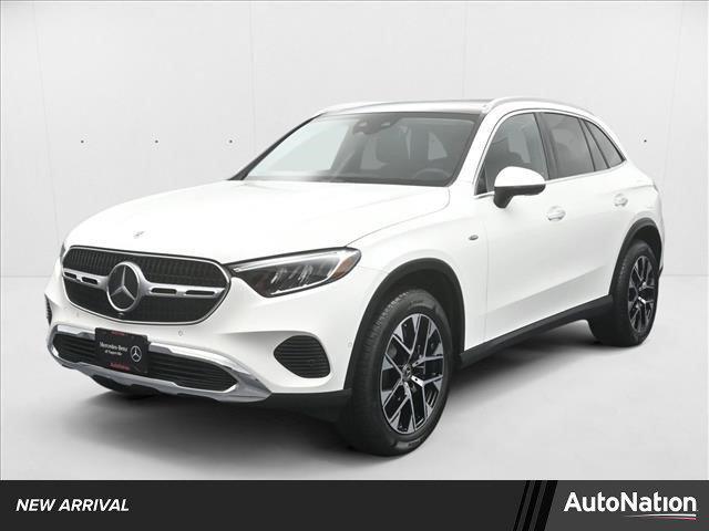 Photo of 2025 Polar White Mercedes-Benz GLC 350e