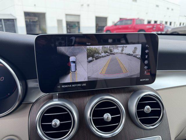 Photo of 2022 Black Mercedes-Benz GLC 300