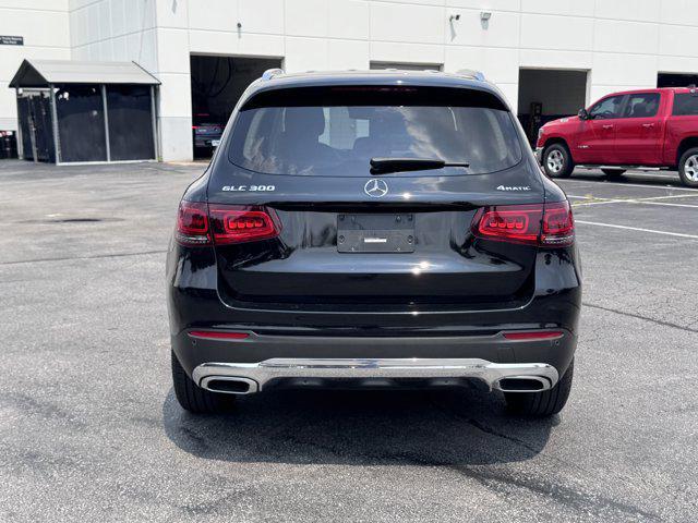 Photo of 2022 Black Mercedes-Benz GLC 300