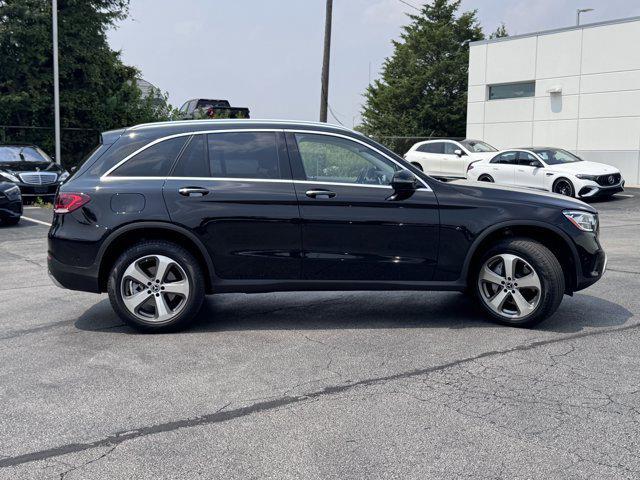 Photo of 2022 Black Mercedes-Benz GLC 300
