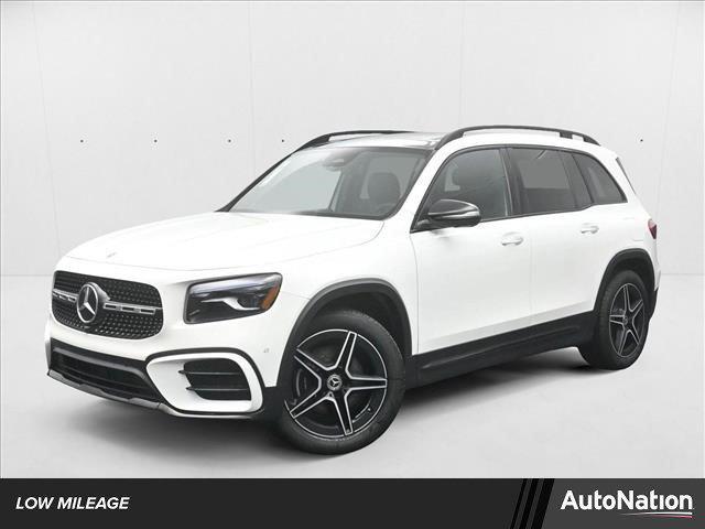 Photo of 2025 Polar White Mercedes-Benz GLB 250
