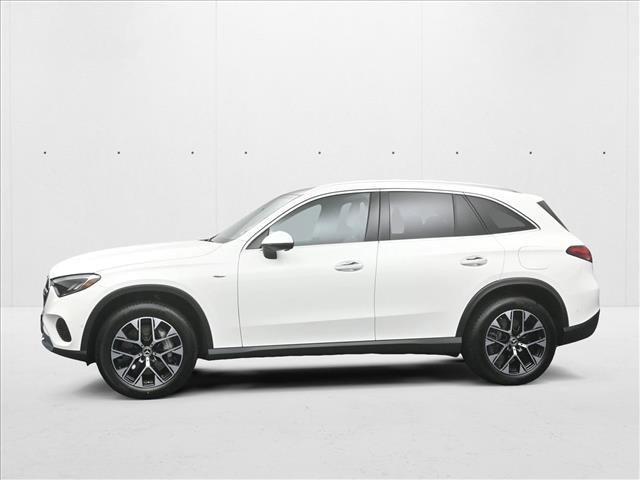 Photo of 2025 Polar White Mercedes-Benz GLC 350e