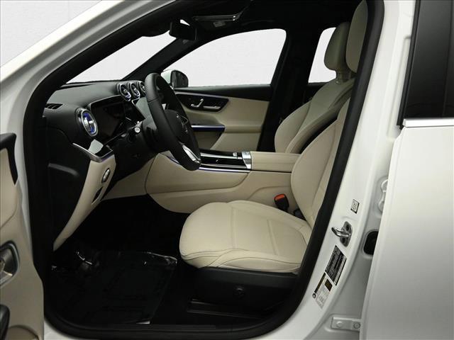 Photo of 2025 Polar White Mercedes-Benz GLC 350e