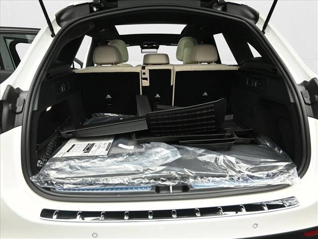 Photo of 2025 Polar White Mercedes-Benz GLC 350e