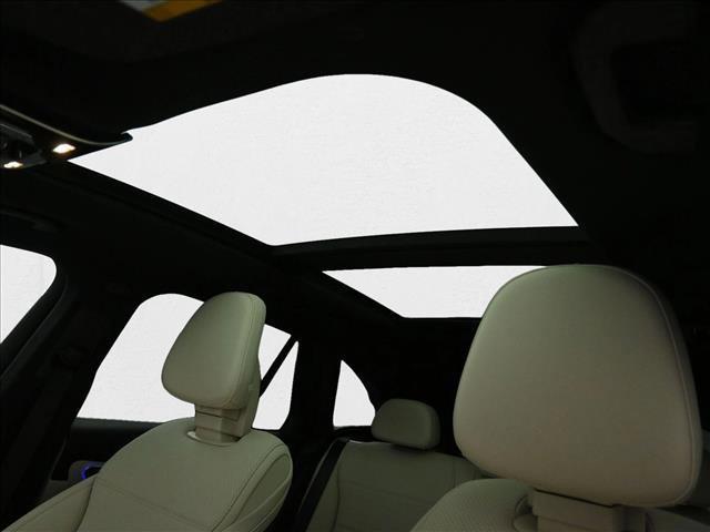 Photo of 2025 Polar White Mercedes-Benz GLC 350e