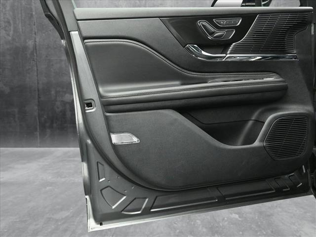 Photo of 2022 Asher Gray Metallic Clearcoat Lincoln Corsair
