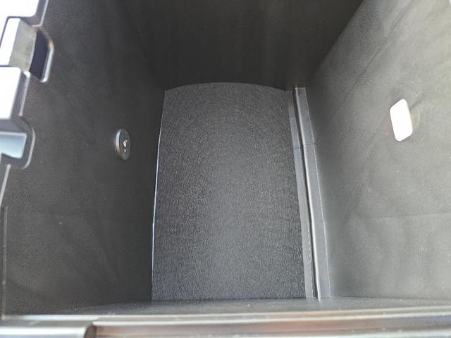 Photo of 2025 Oxford White Ford F-350