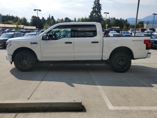 Photo of 2025 Oxford White Ford F-150 Lightning