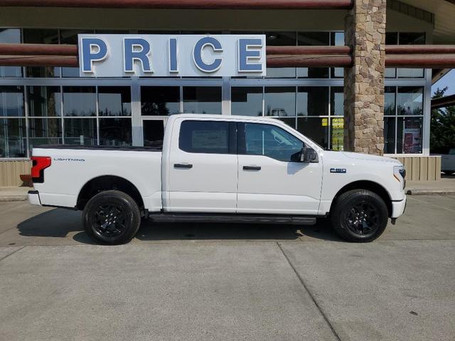 Photo of 2025 Oxford White Ford F-150 Lightning