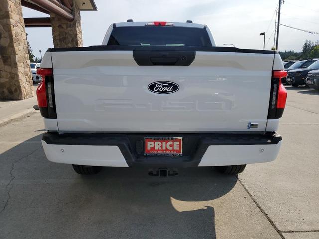 Photo of 2025 Oxford White Ford F-150 Lightning