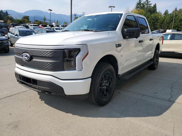 Photo of 2025 Oxford White Ford F-150 Lightning