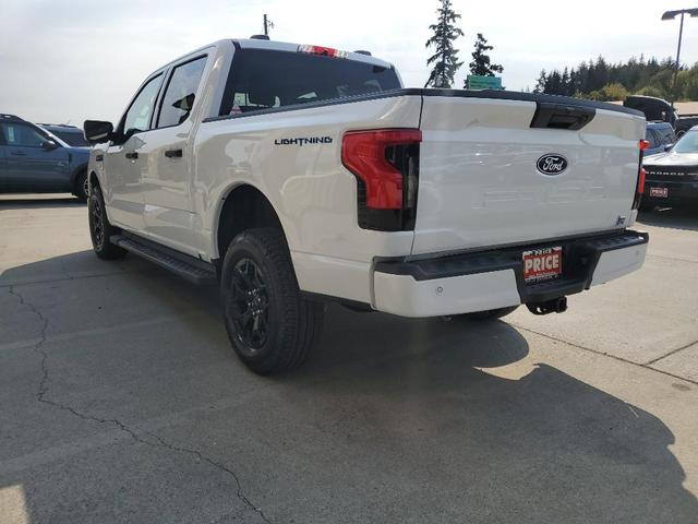 Photo of 2025 Oxford White Ford F-150 Lightning