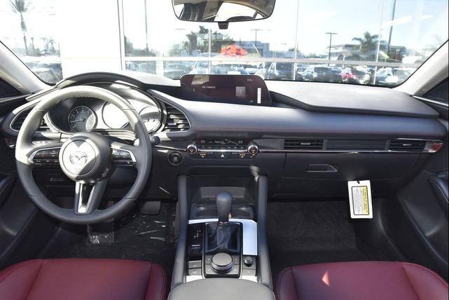 Photo of 2025 Polymetal Gray Metallic Mazda Mazda3