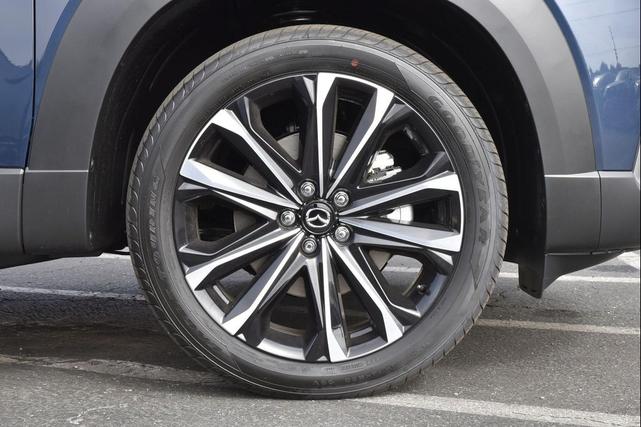 Photo of 2025 Ingot Blue Metallic Mazda CX-50