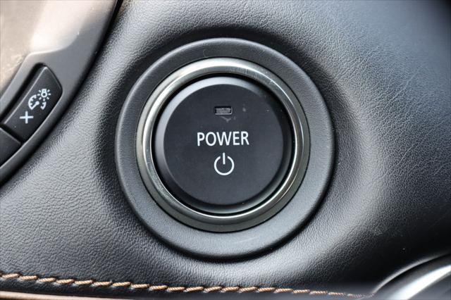 Photo of 2025 Rhodium White Premium Mazda CX-70 PHEV