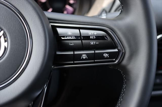 Photo of 2025 Rhodium White Premium Mazda CX-70 PHEV