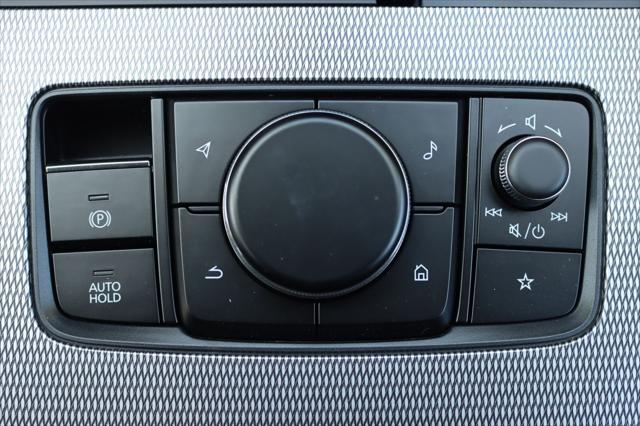 Photo of 2025 Rhodium White Premium Mazda CX-70 PHEV