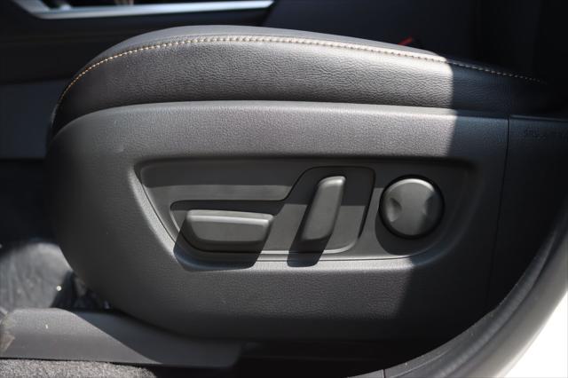 Photo of 2025 Rhodium White Premium Mazda CX-70 PHEV