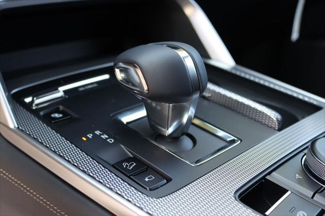 Photo of 2025 Rhodium White Premium Mazda CX-70 PHEV