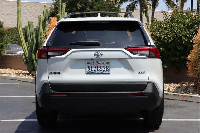 Photo of 2024 White Toyota RAV4