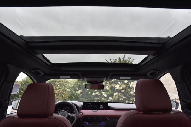 Photo of 2025 Rhodium White Premium Mazda CX-70 PHEV