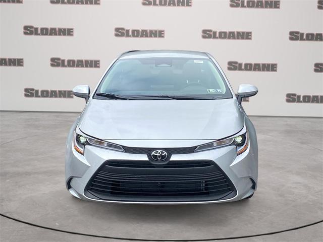 Photo of 2025 Classic Silver Metallic Toyota Corolla