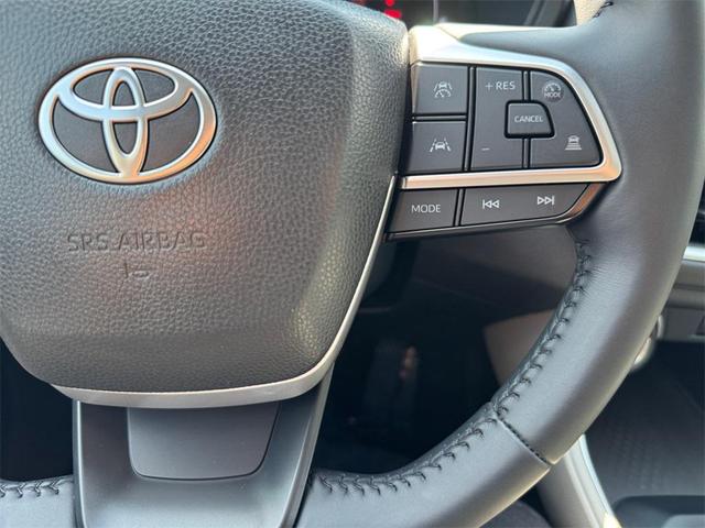 Photo of 2024 Midnight Black Metallic Toyota Grand Highlander