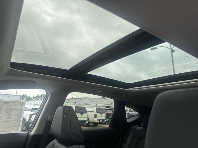 Photo of 2025 2t Blu Blk Roof Nissan Murano