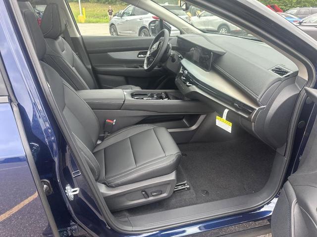 Photo of 2025 2t Blu Blk Roof Nissan Murano