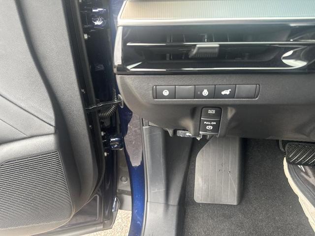 Photo of 2025 2t Blu Blk Roof Nissan Murano