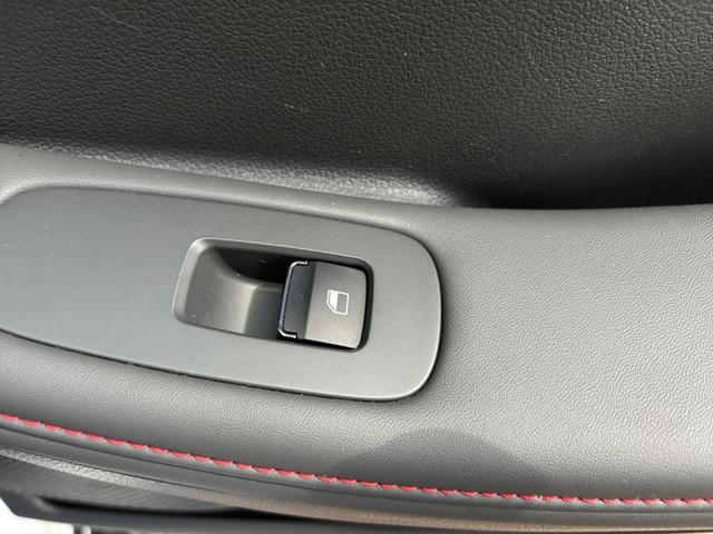 Photo of 2022 White Hyundai SONATA