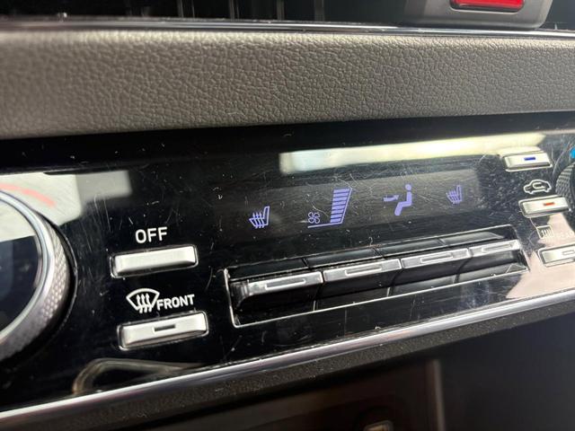 Photo of 2022 White Hyundai SONATA