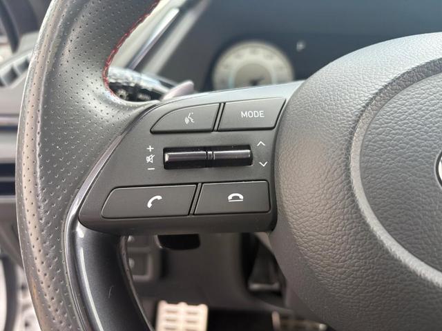 Photo of 2022 White Hyundai SONATA