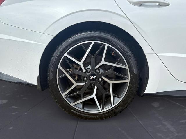Photo of 2022 White Hyundai SONATA