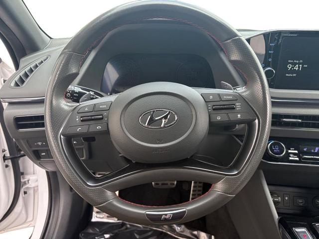 Photo of 2022 White Hyundai SONATA