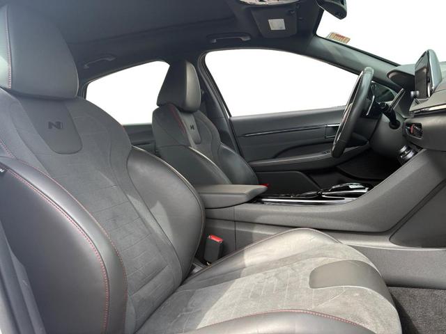 Photo of 2022 White Hyundai SONATA