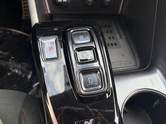 Photo of 2022 White Hyundai SONATA
