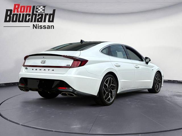 Photo of 2022 White Hyundai SONATA