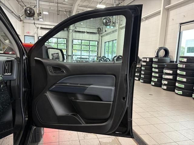 Photo of 2019 Black Chevrolet Colorado
