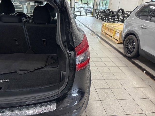 Photo of 2022 Magnetic Black Nissan Rogue Sport