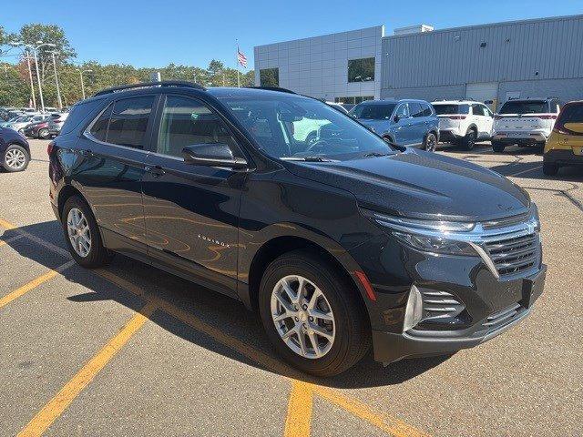 Photo of 2022 Black Chevrolet Equinox