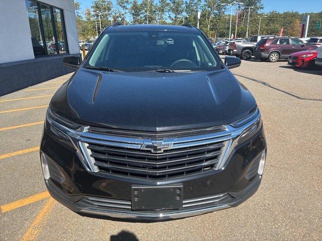 Photo of 2022 Black Chevrolet Equinox