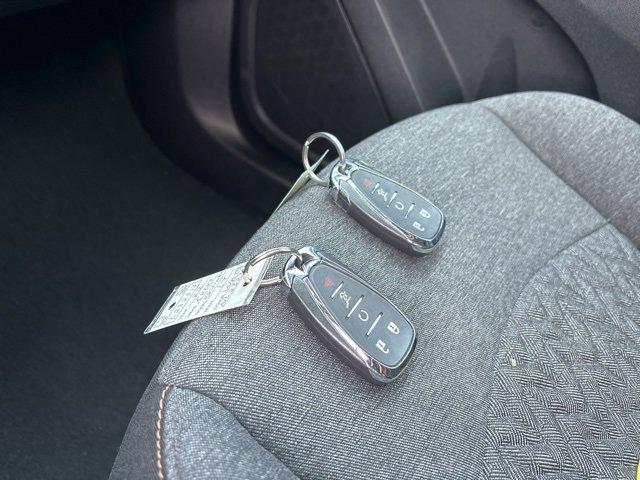 Photo of 2022 White Chevrolet Equinox