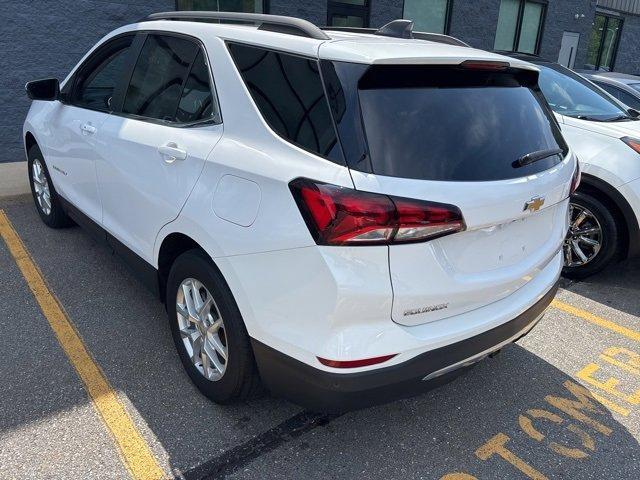 Photo of 2022 White Chevrolet Equinox