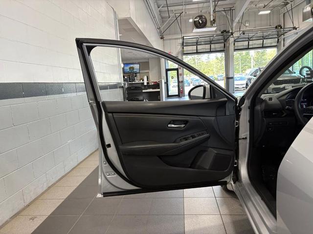 Photo of 2023 Silver Nissan Sentra
